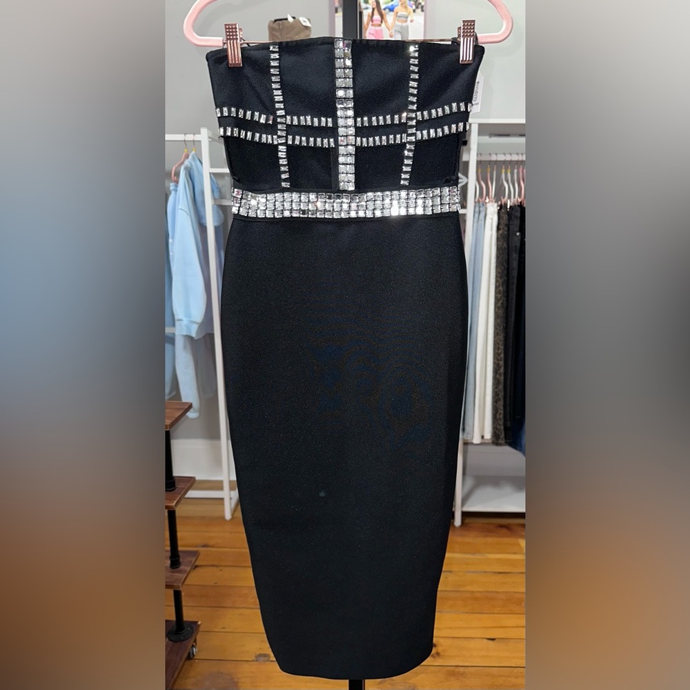 🍀3/$30 Elegant Black cutout Strapless Dress with Silver Accents